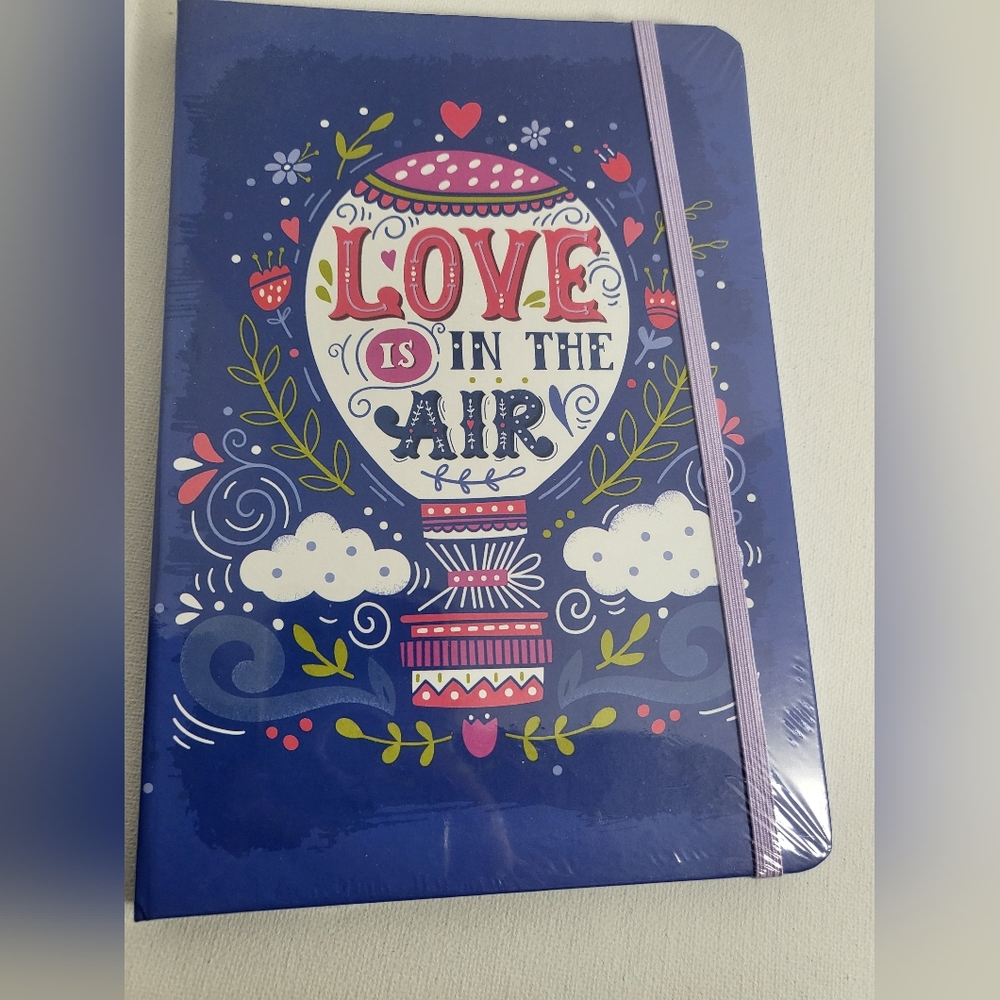 Love Is In The Air - Picture 4 of 4